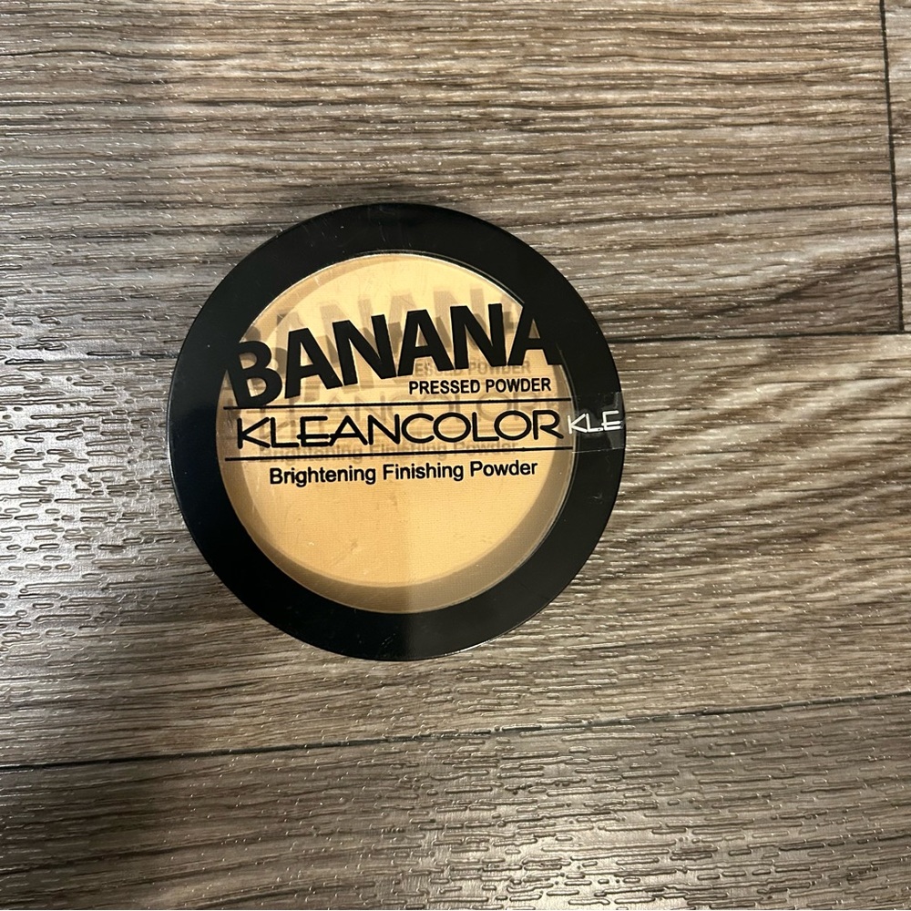 Kleancolor Banana Brightening Powder